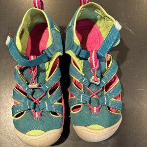 KEEN BIG KIDS NEWPORT PINK, LIME GREEN, TURQUOISE OUTDOOR WATER SANDAL. Size 6 Y